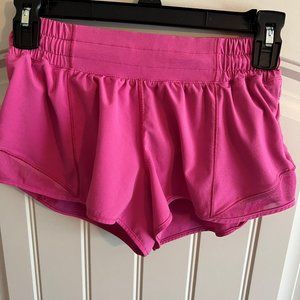 Lululemon Hotty Hot Low-Rise Lined Short 2.5"